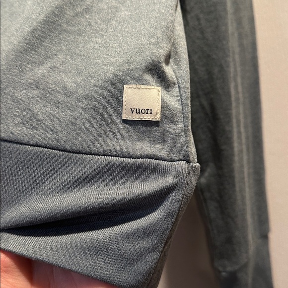 Vuori Daydream Lightweight Crew Long Sleeve Tee Shirt M Cape Heather - Picture 8 of 9